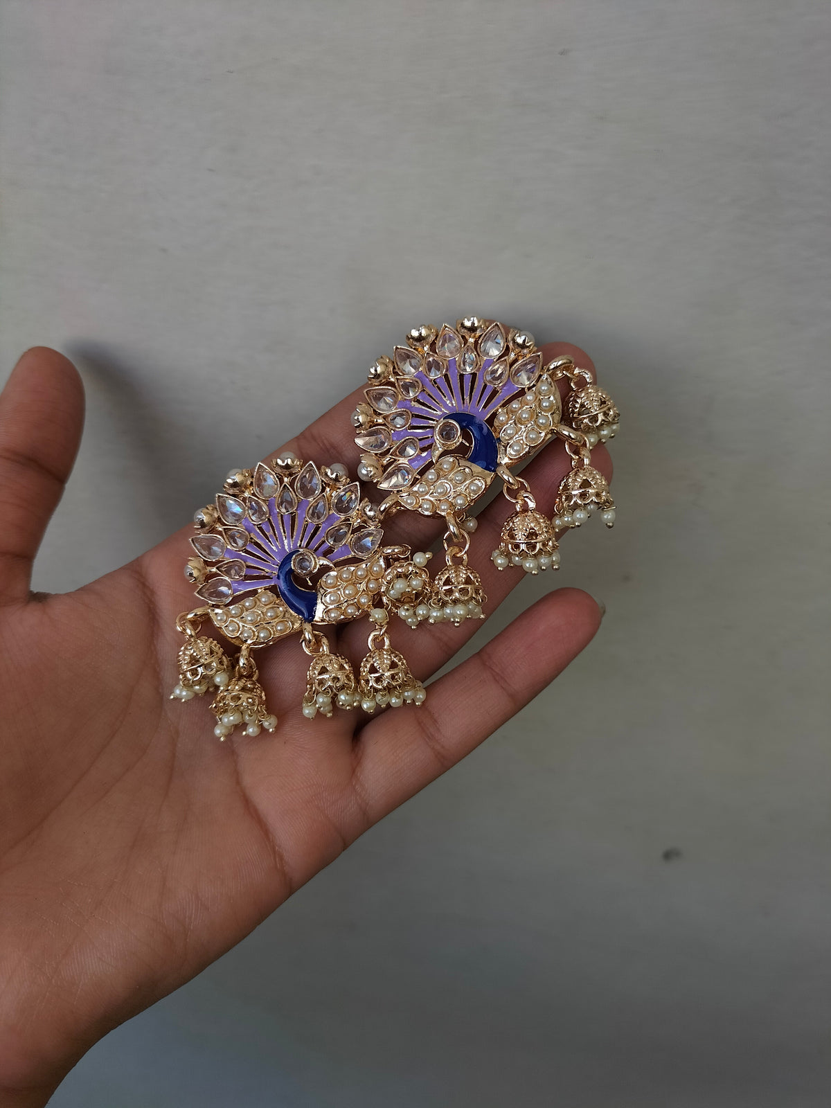 REGAL PEACOCK GLOW (lilac)