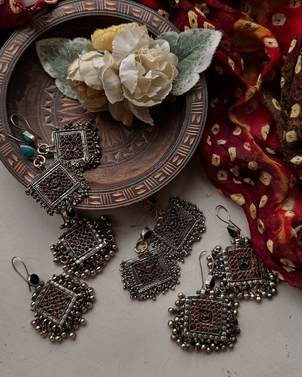 CHOKOR VINTAGE EARRINGS