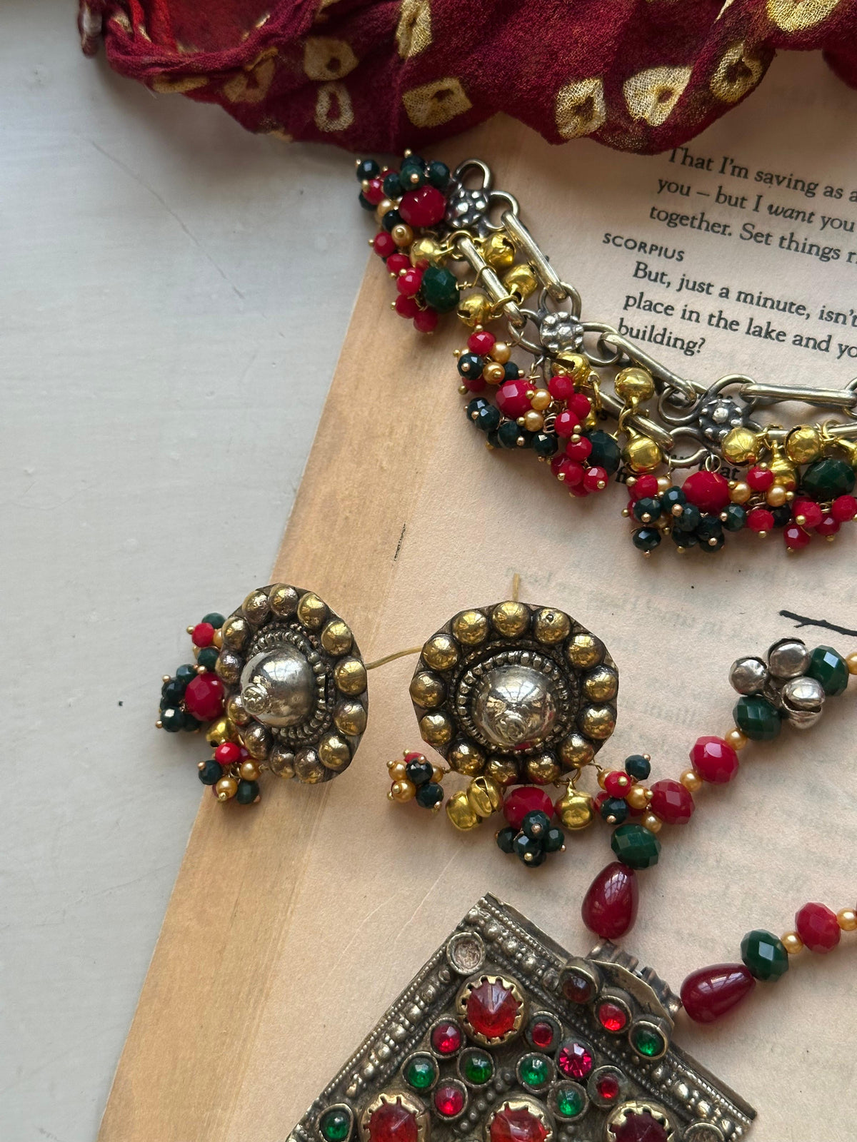 MAHPAARA VINTAGE EARSTUDS