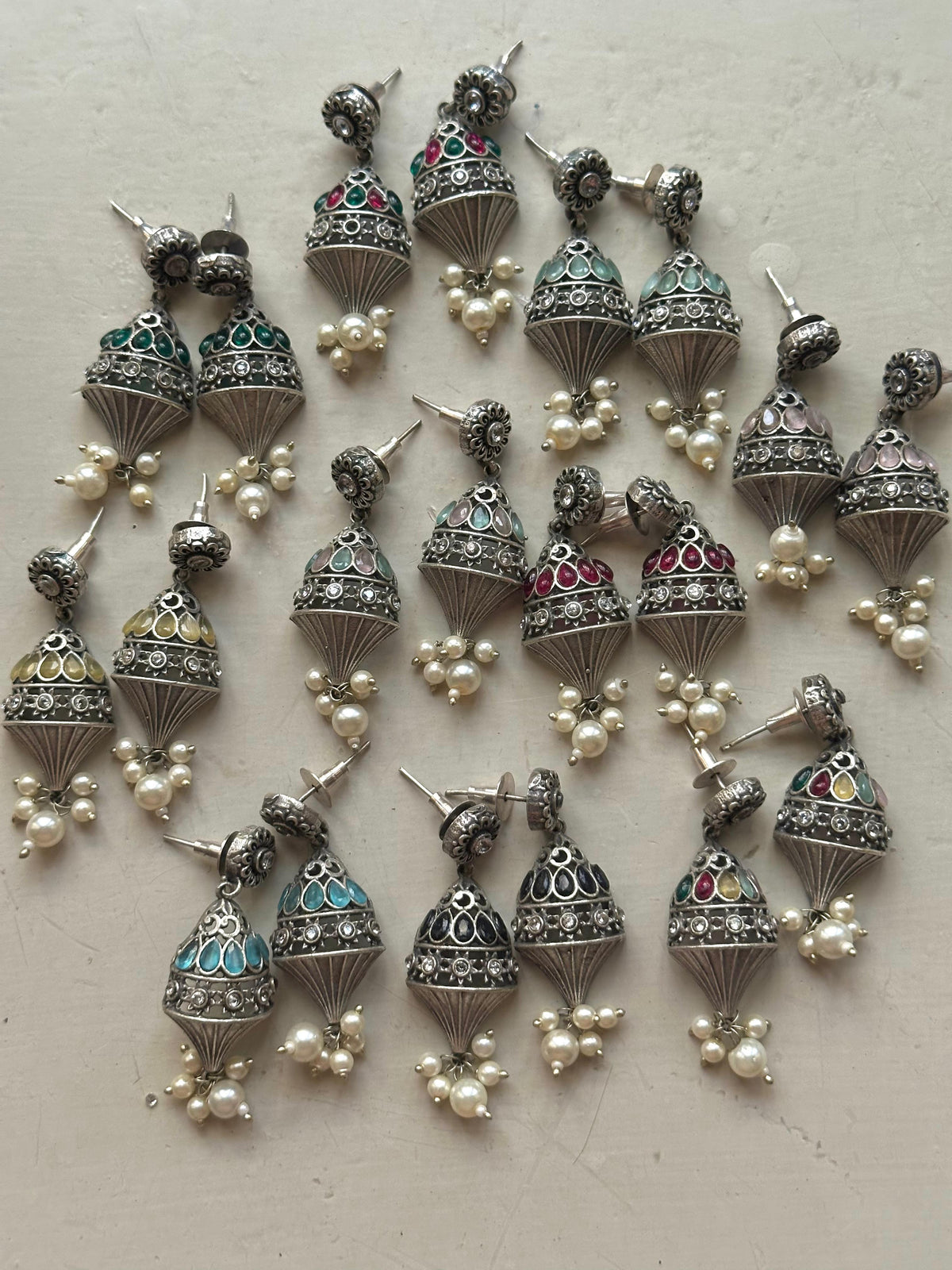 NIGAAR  EARRINGS [MINT GREEN]