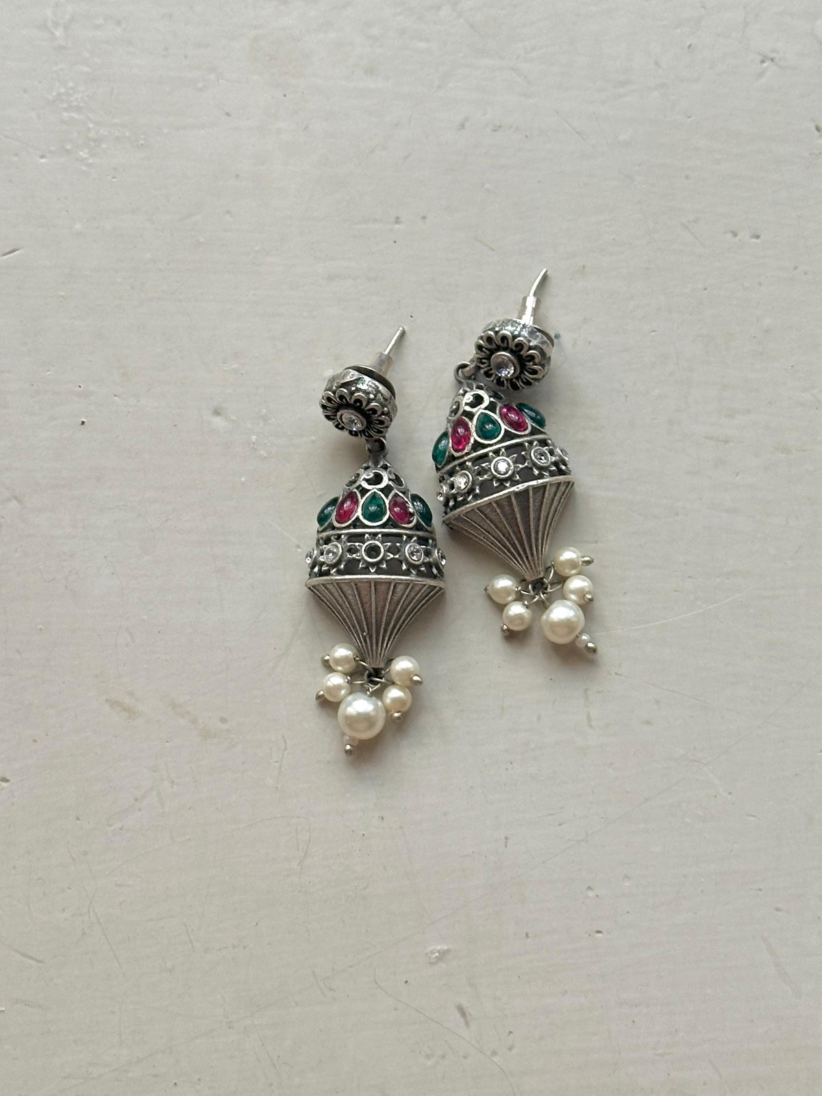 NIGAAR  EARRINGS [RED/GREEN COMBO STONES]