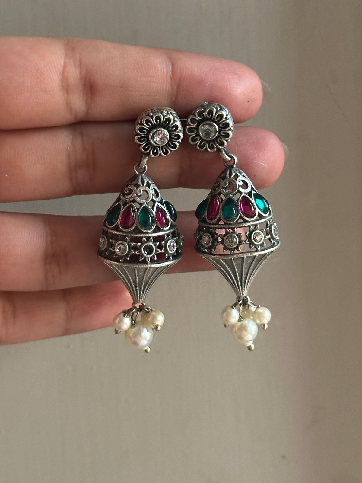 NIGAAR  EARRINGS [RED/GREEN COMBO STONES]