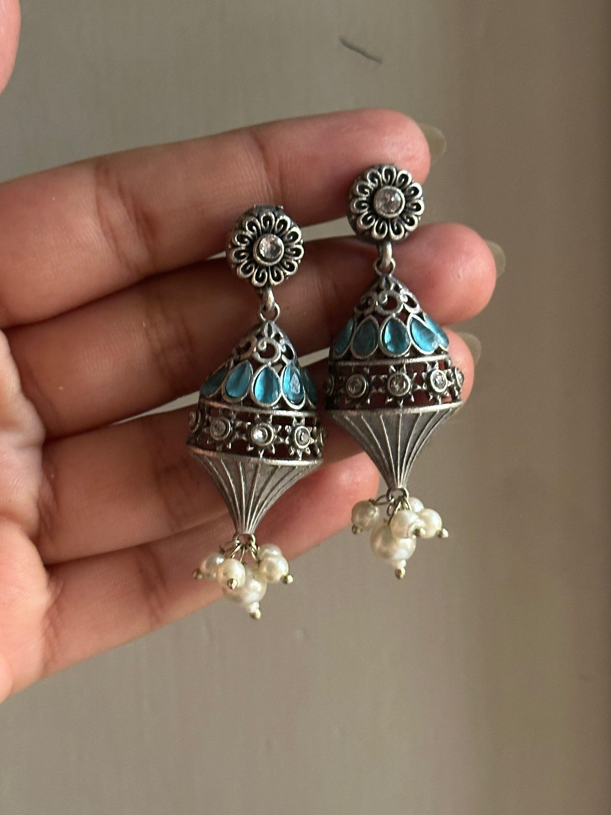 NIGAAR  EARRINGS [ICE BLUE STONES]