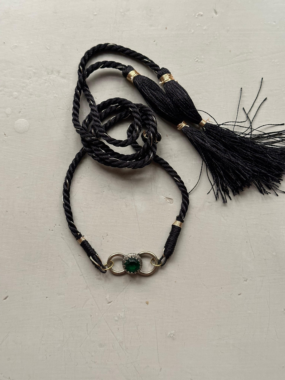 NAZUK VINTAGE CHOKER [GREEN STONE]