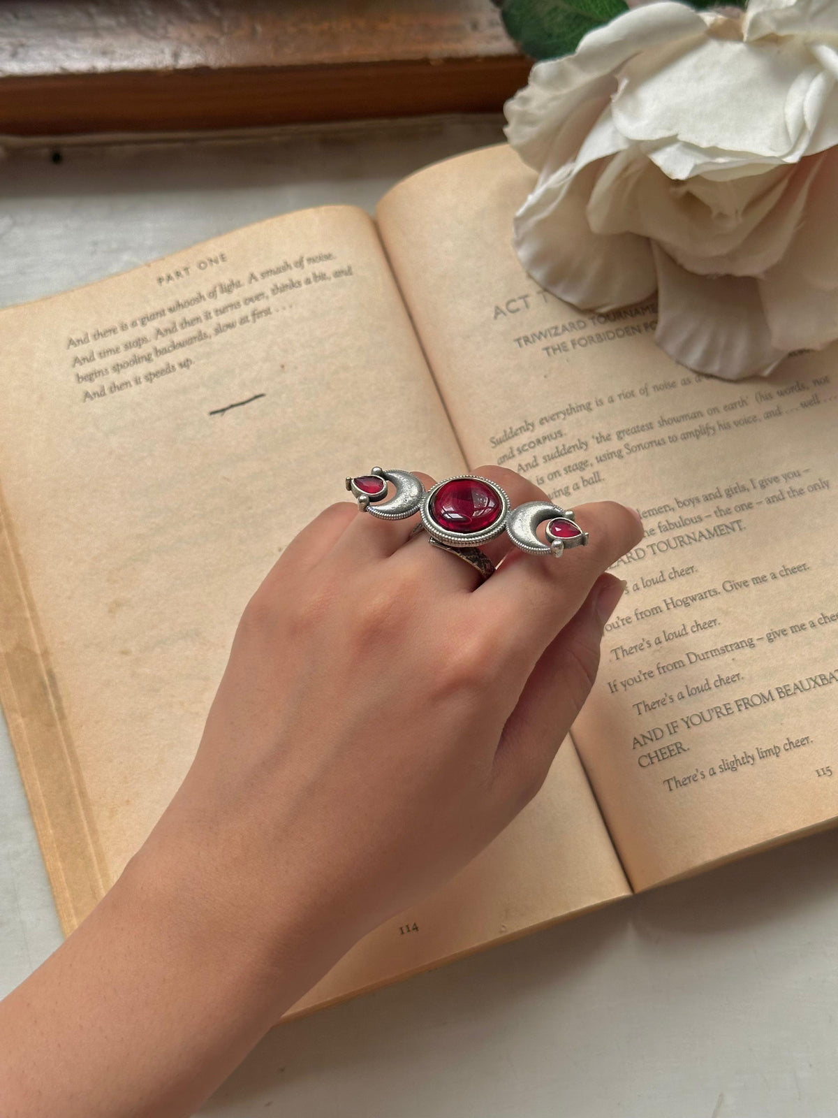 HEER RING [RED STONES]