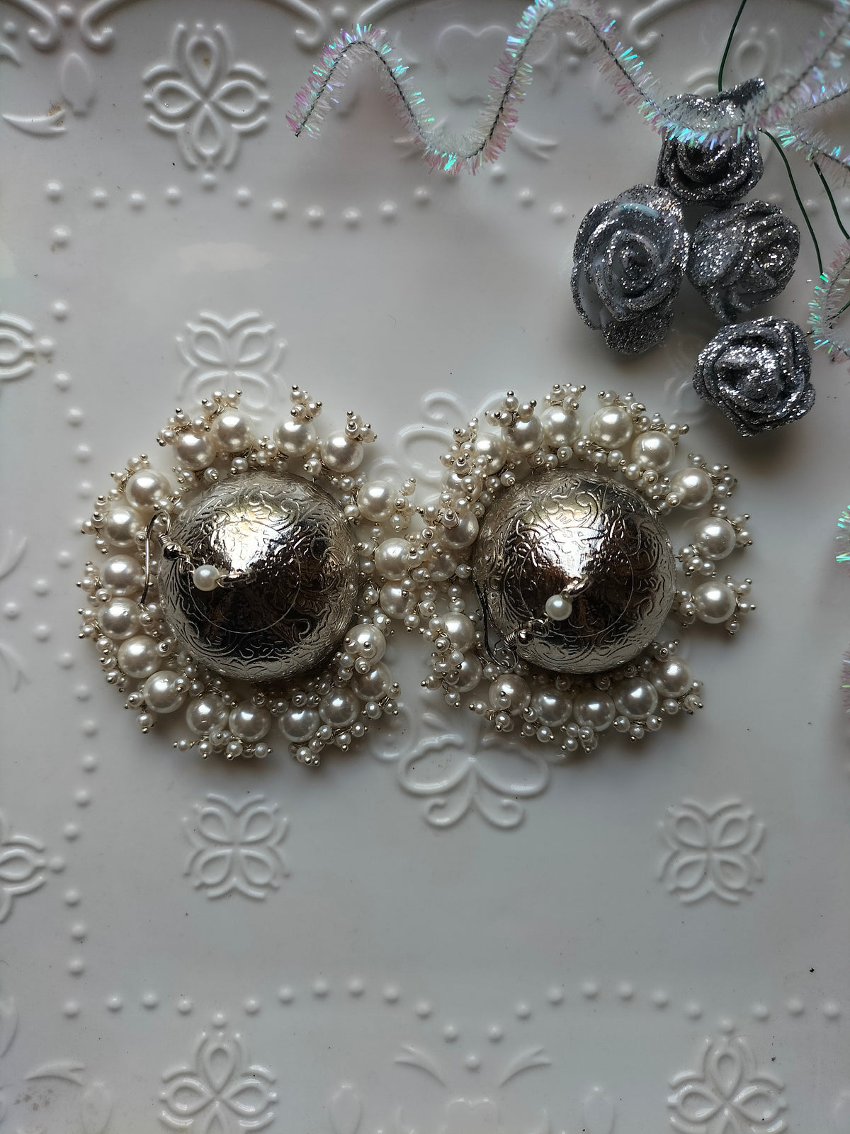 DURR E SHAHWAR JHUMKA [SILVER LACQUER POLISH WITH SHELL PEARLS]