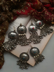 ELEGANT SPHERICAL DROPS (red stone)