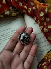 PHOOL RING- BLACK STONE