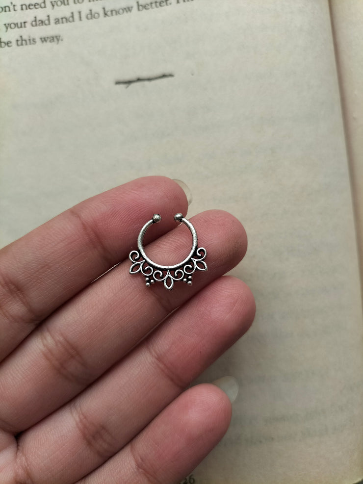 Kashish Septum ring/Nosecuff