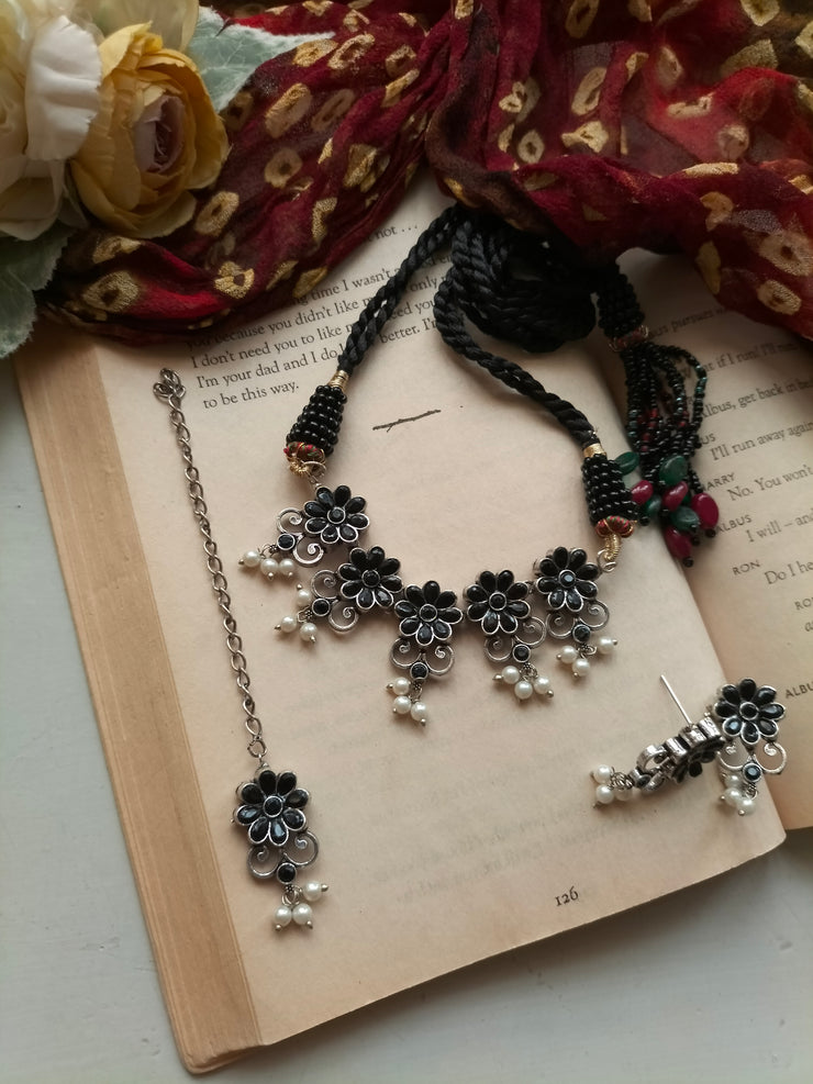GUL E SIYAAH SET  [Includes neckpiece, a pair of ear studs & a teeka]