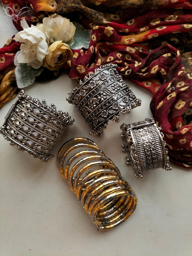 SAMEERA SPIRAL BANGLES