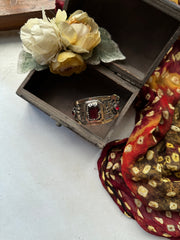 ZEHRAA VINTAGE HANDCUFF