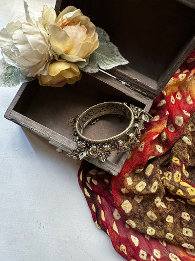 JINGLE VINTAGE HANDCUFF