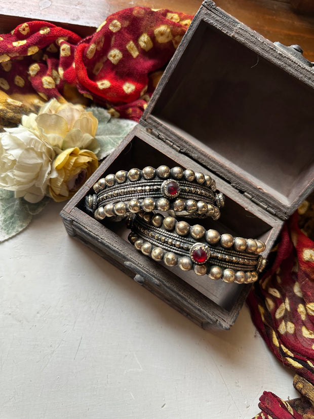 NOOR E VIRASAT VINTAGE HANDCUFF [one cuff ]