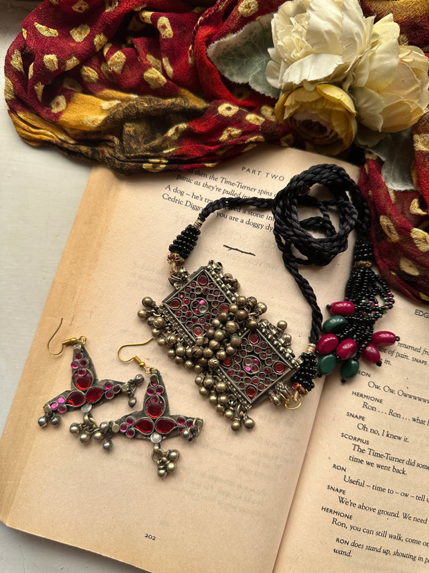 YASMEEN VINTAGE SET [CHOKER WITH EARRINGS]