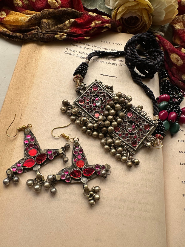 YASMEEN VINTAGE SET [CHOKER WITH EARRINGS]