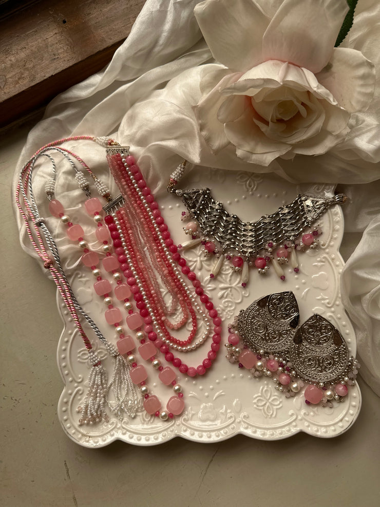 GULABI. KHWAB. MALA. SET [Includes a choker, earrings pair with saharay, three layered mala and single layer mala]