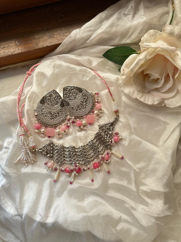 GULAABI KHWAAB CHOKER SET [Includes a choker and earrings with saharay]