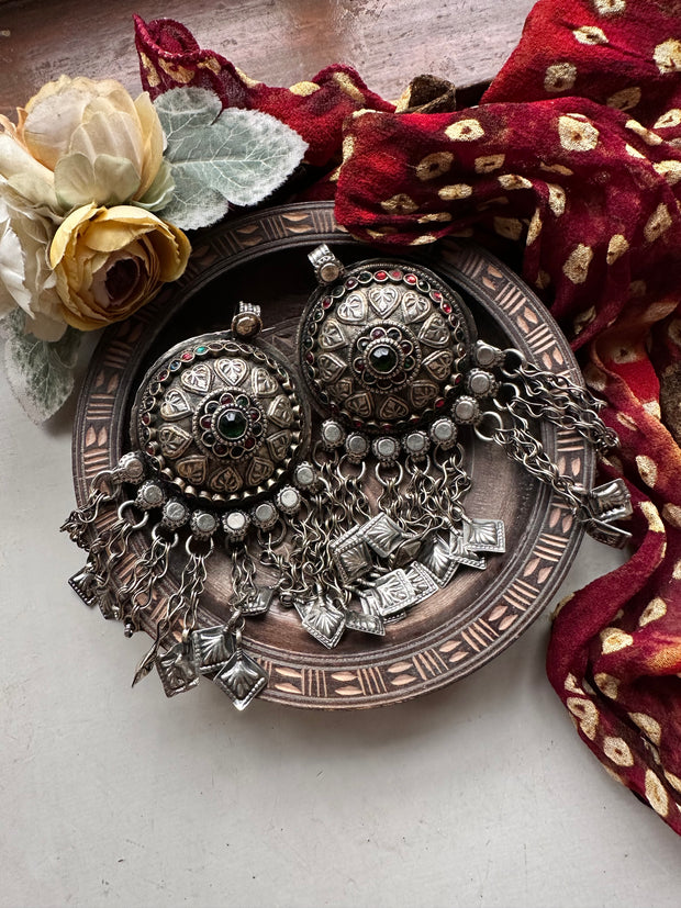 GULALAEE VINTAGE EARRINGS ( with saharay)