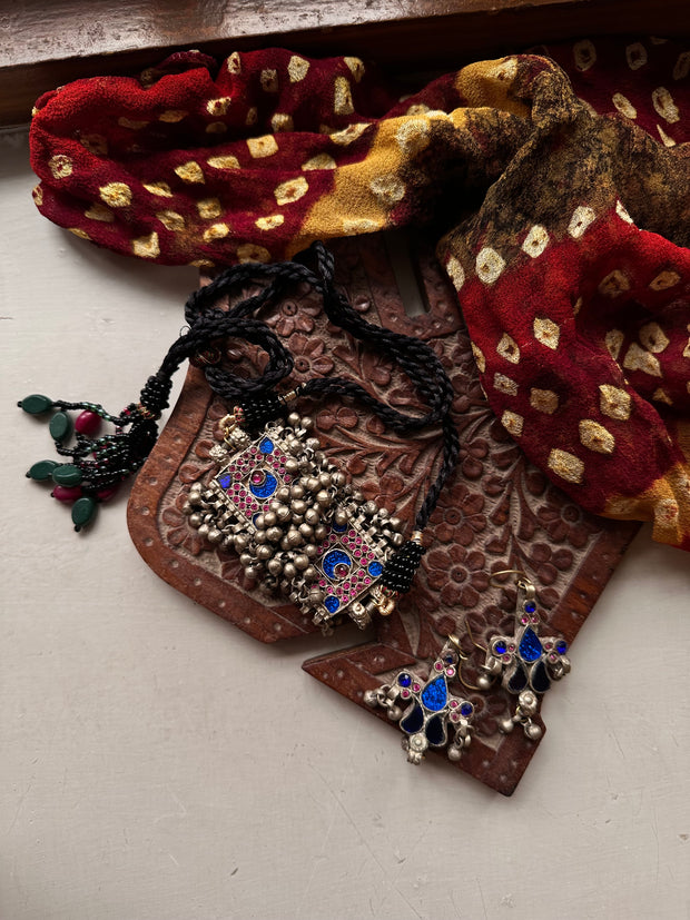 NEELI VINTAGE SET [Includes a choker and earrings]