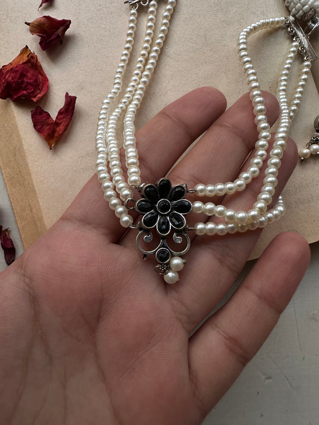 GUL E SIYAH SET [Includes neckpiece and earstuds pair]