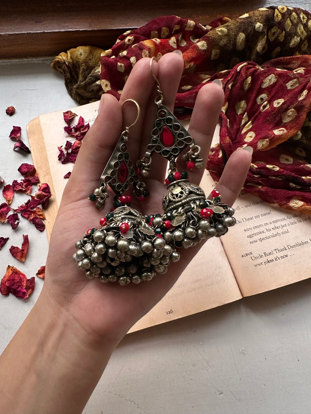GULNAAR VINTAGE JHUMKA WITH SAHARAY
