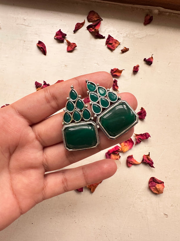 SHAZRAA EARSTUDS [GREEN]