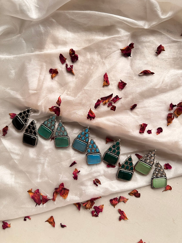 SHAZRAA EARSTUDS [GREEN]
