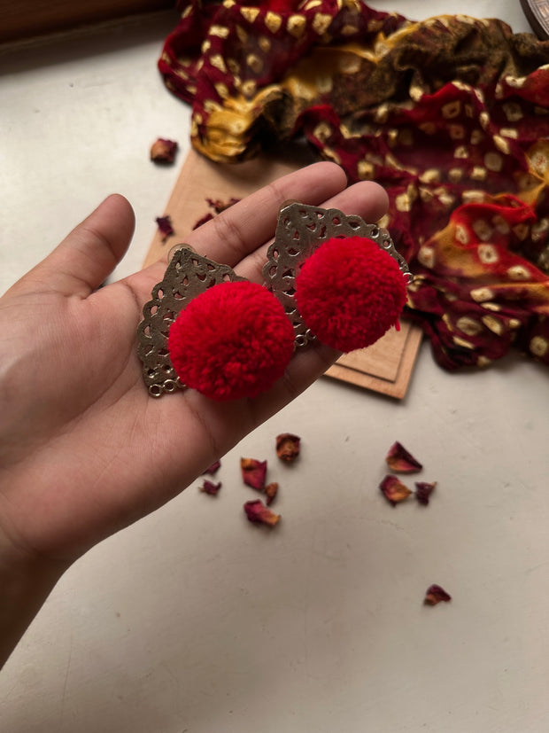 POMPOM EARSTUDS