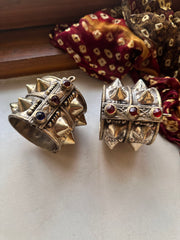 ZARQASH VINTAGE HANDCUFF [RED/BLUE STONE][ONE CUFF]