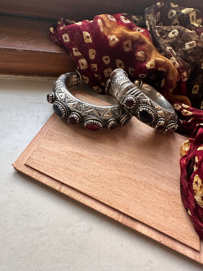GULALAEE VINTAGE HANDCUFF [ONE CUFF]