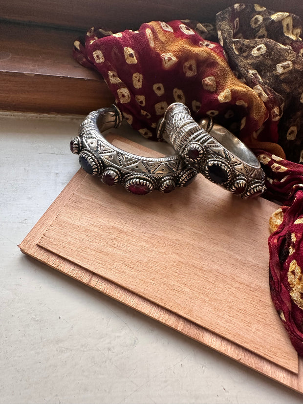 GULALAEE VINTAGE HANDCUFF [ONE CUFF]