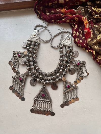 PARIINAAZ VINTAGE HAAR