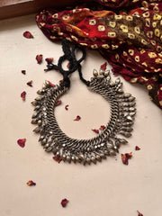 MEHEROONAA VINTAGE CHOKER