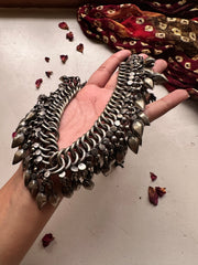 MEHEROONAA VINTAGE CHOKER