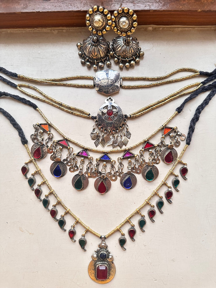 ZARMEENA VINTAGE CHOKER [RED STONE]