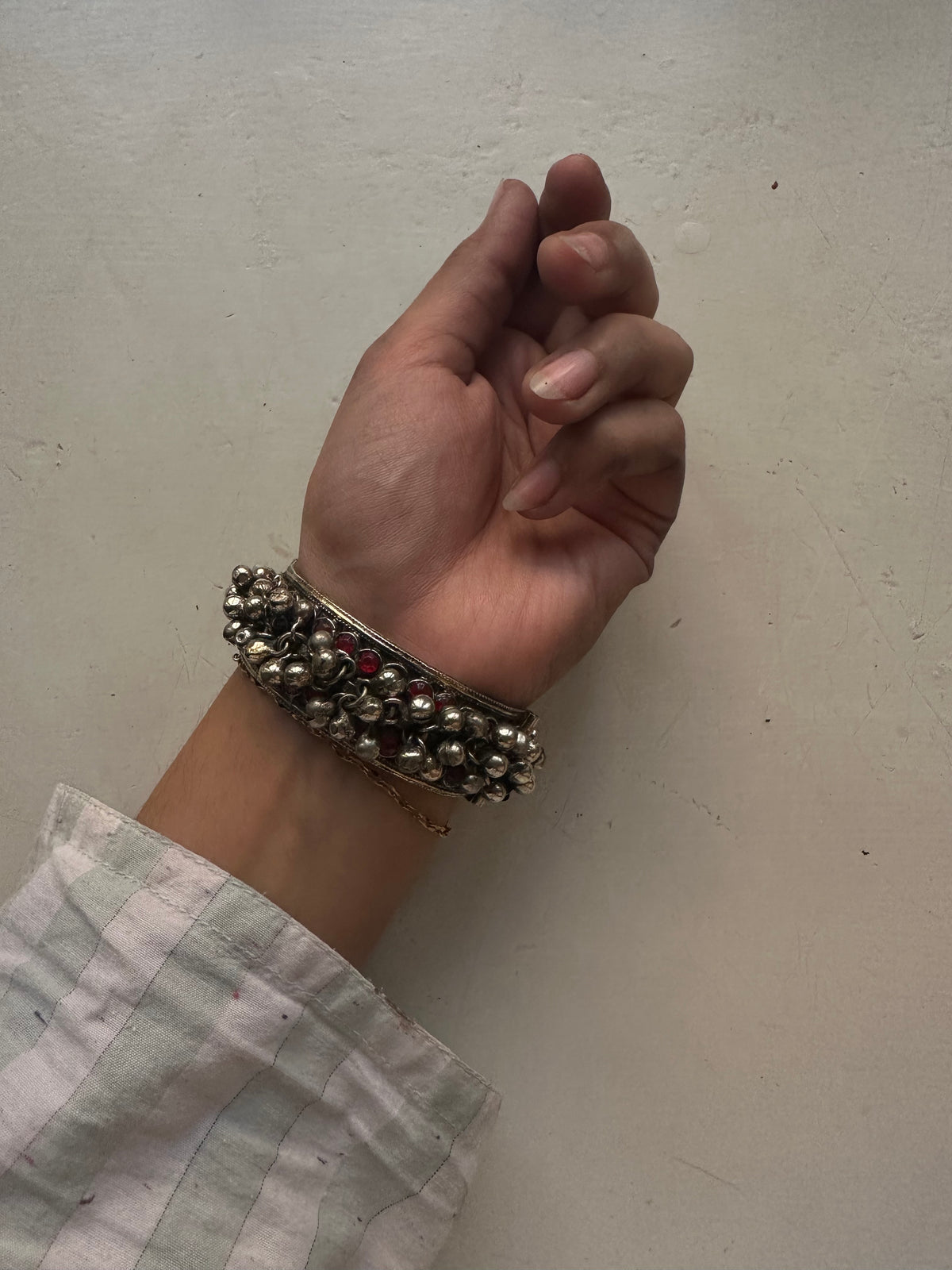 AZMIRAA VINTAGE HANDCUFF