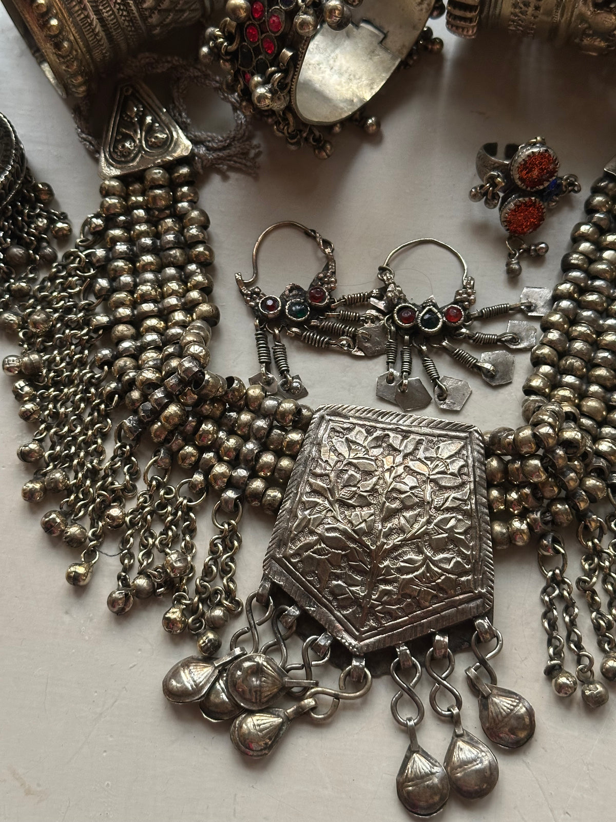 NOOR E NAYAAB VINTAGE CHOKER