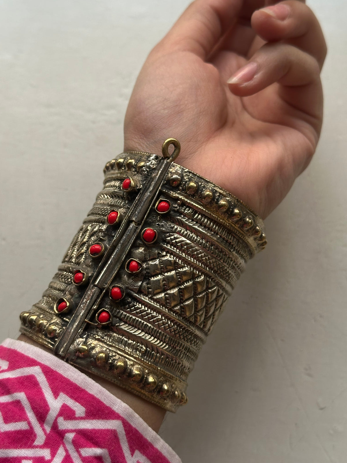 ZARAFSHAN VINTAGE HANDCUFF