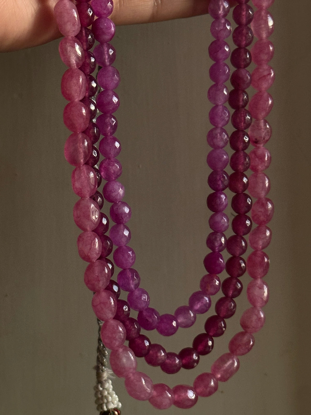 UFAQ MALA [MALA WITH EARSTUDS]
