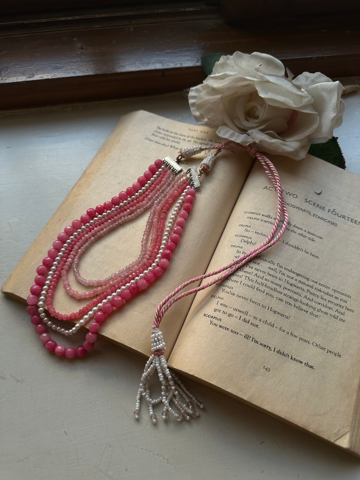 GULAABI KHWAAB MALA [SEMI PRECIOUS STONES & SHELL PEARLS]