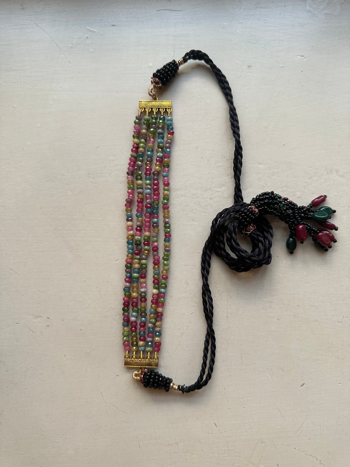 ALWINAA CHOKER [SEMI PRECIOUS STONES]