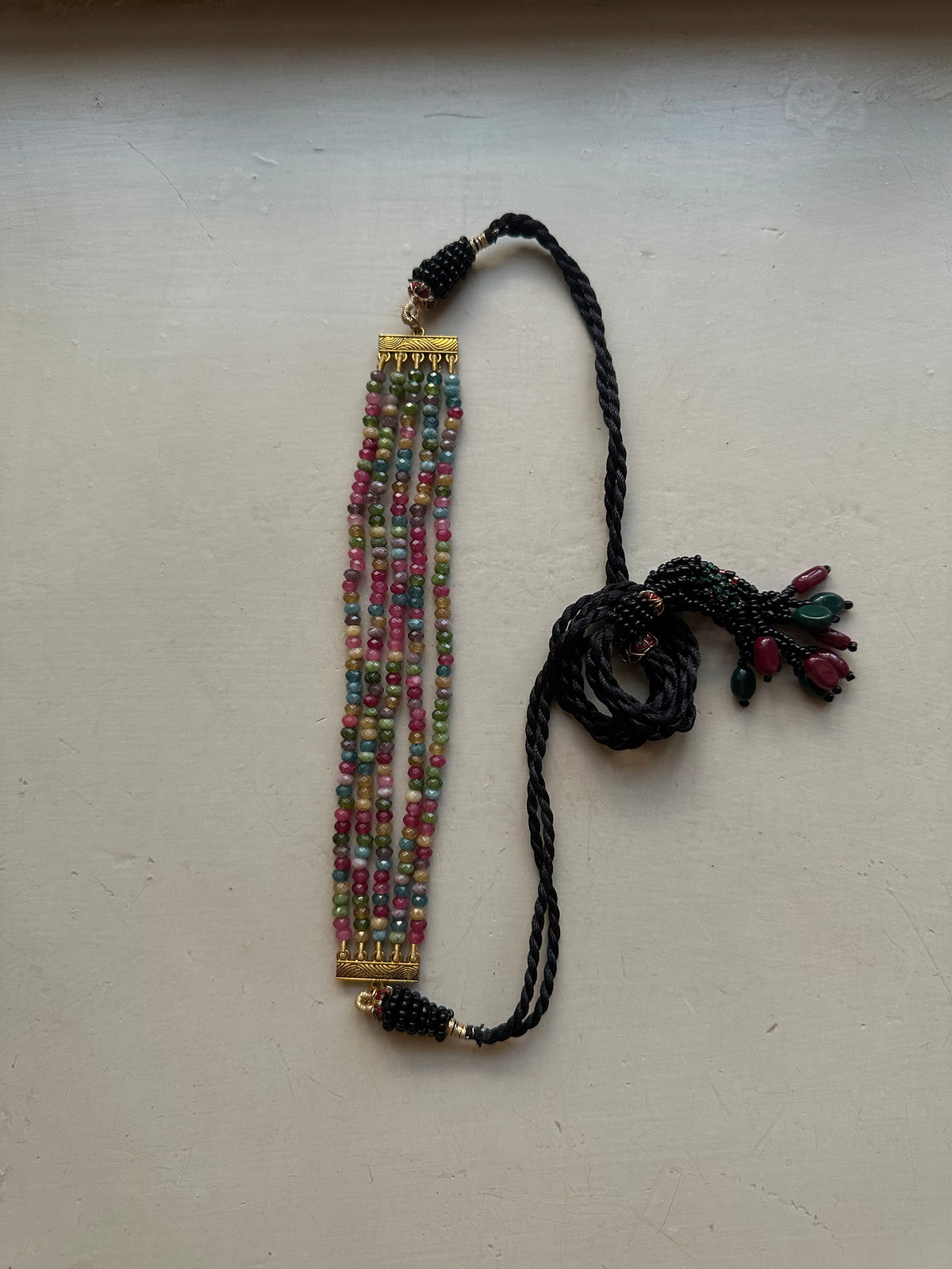 ALWINAA CHOKER [SEMI PRECIOUS STONES]