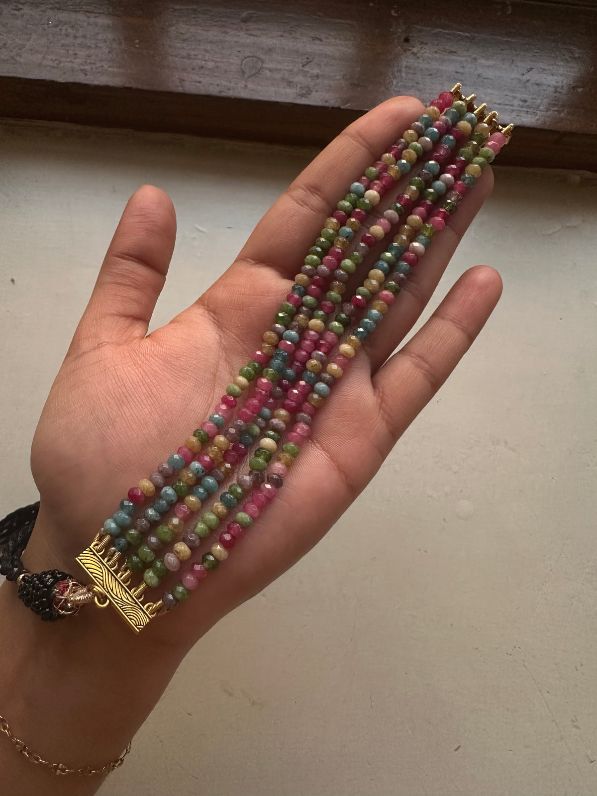 ALWINAA CHOKER [SEMI PRECIOUS STONES]