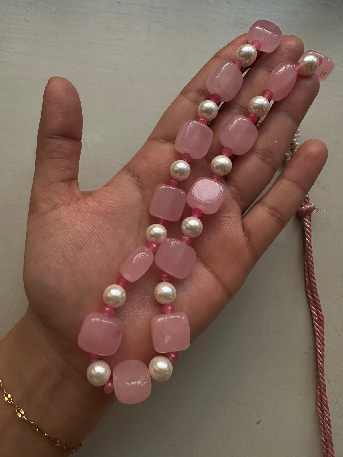 GULAABI KHWAAB MALA [SINGLE LAYER] [SEMI PRECIOUS STONES & SHELL PEARLS]