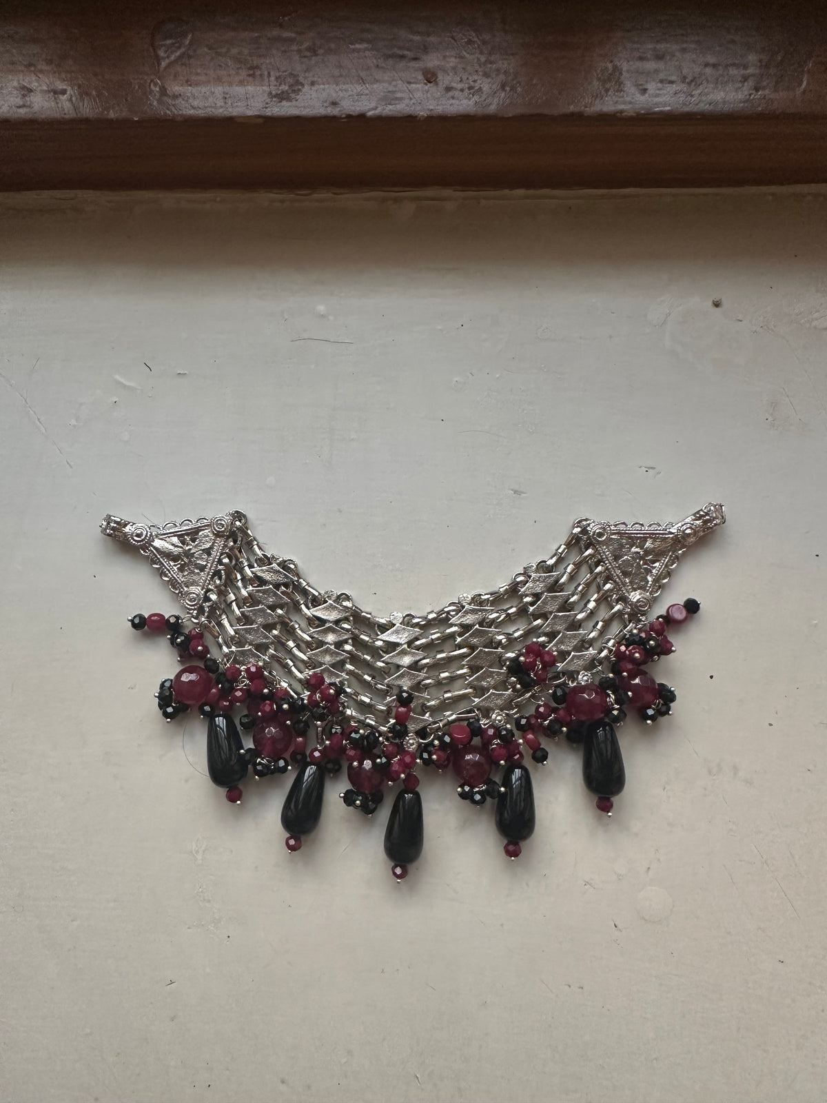 DEEP RED AND BLACK ELEGANCE CHOKER [ONLY CHOKER]