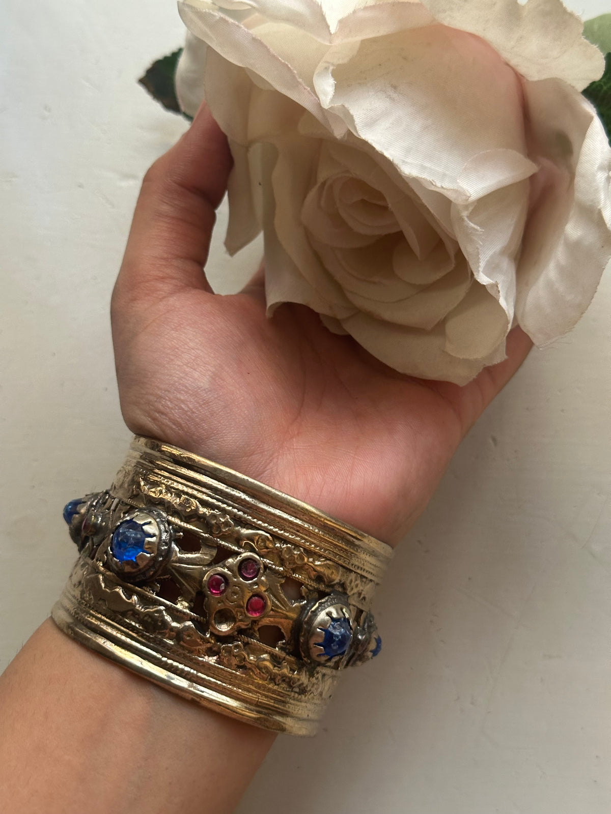 NAZOONA VINTAGE HANDCUFF [ONE HANDCUFF]