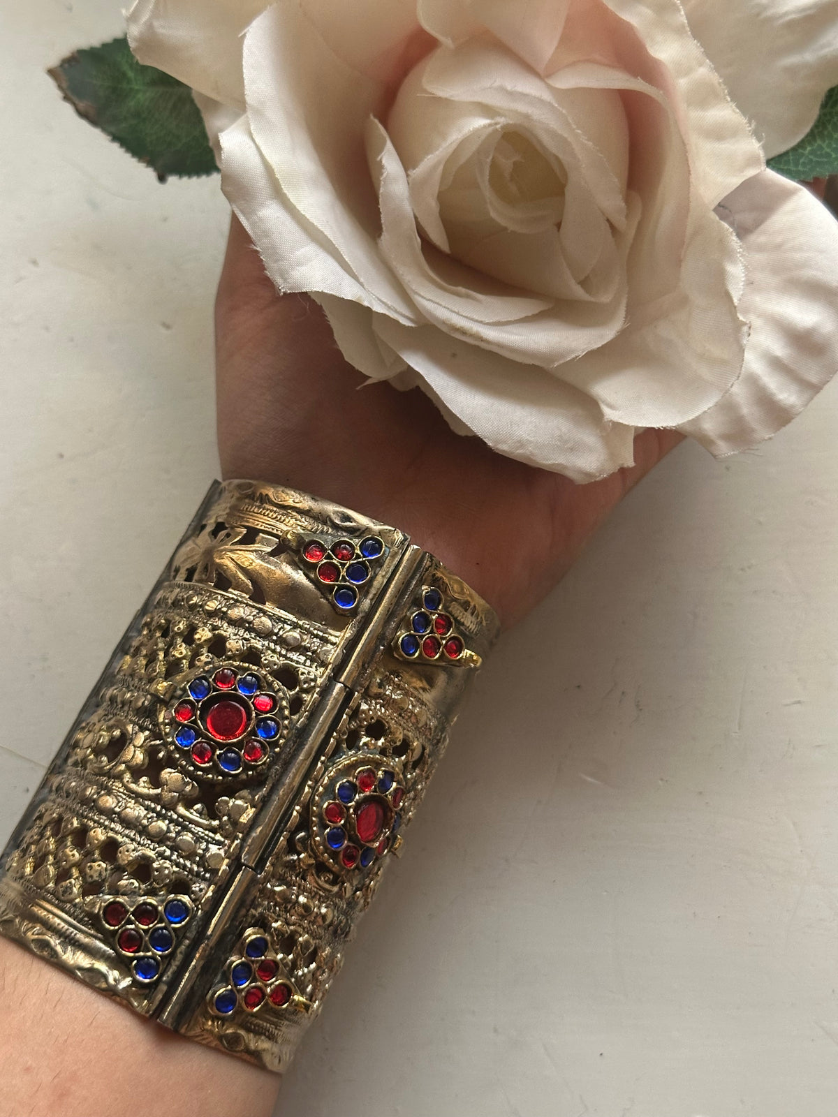 ZARLASHTA VINTAGE HANDCUFF [ONE HANDCUFF]