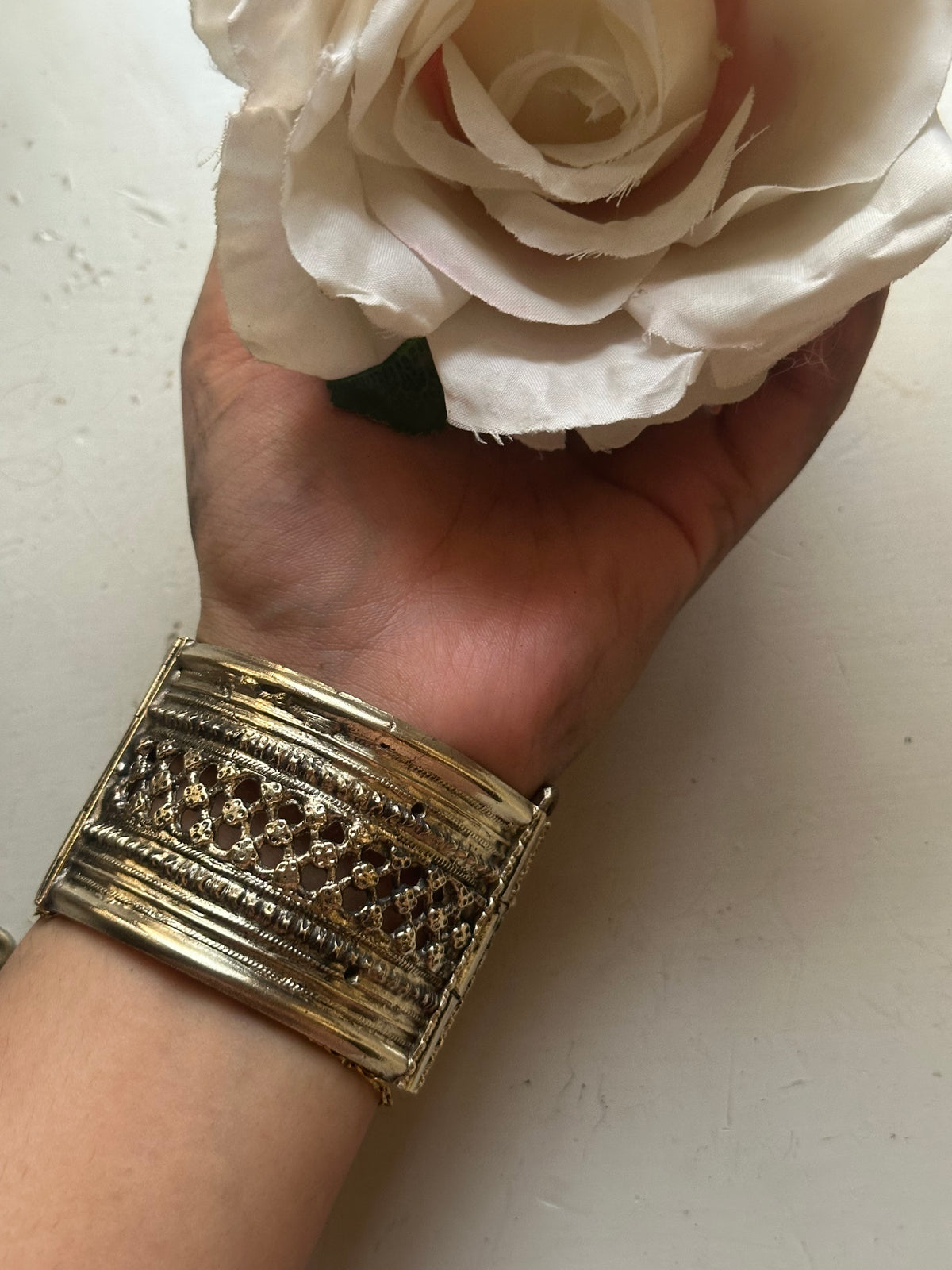 ZARNOOR VINTAGE HANDCUFF [ONE HANDCUFF]
