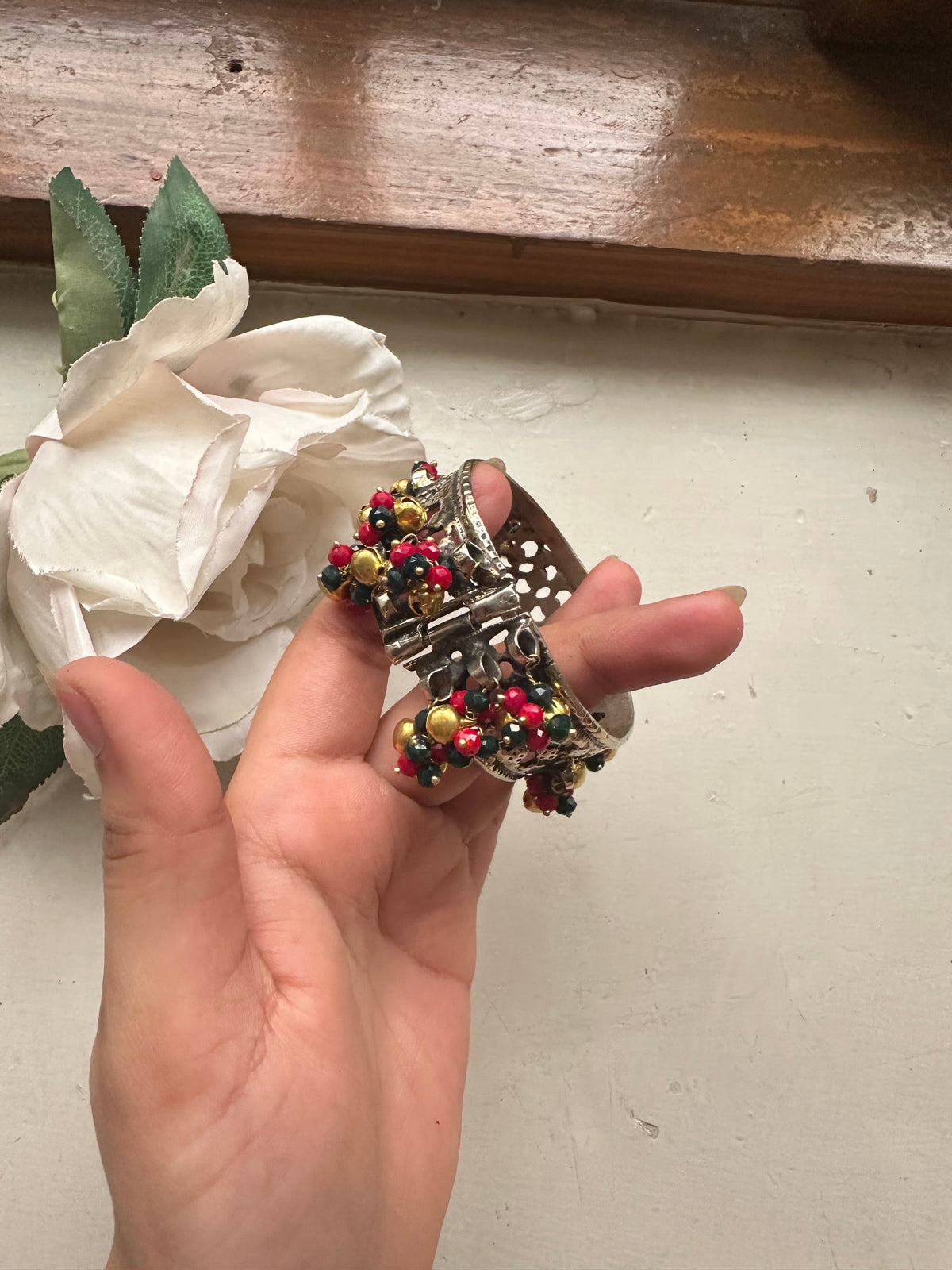 MAHPAARA VINTAGE HANDCUFF